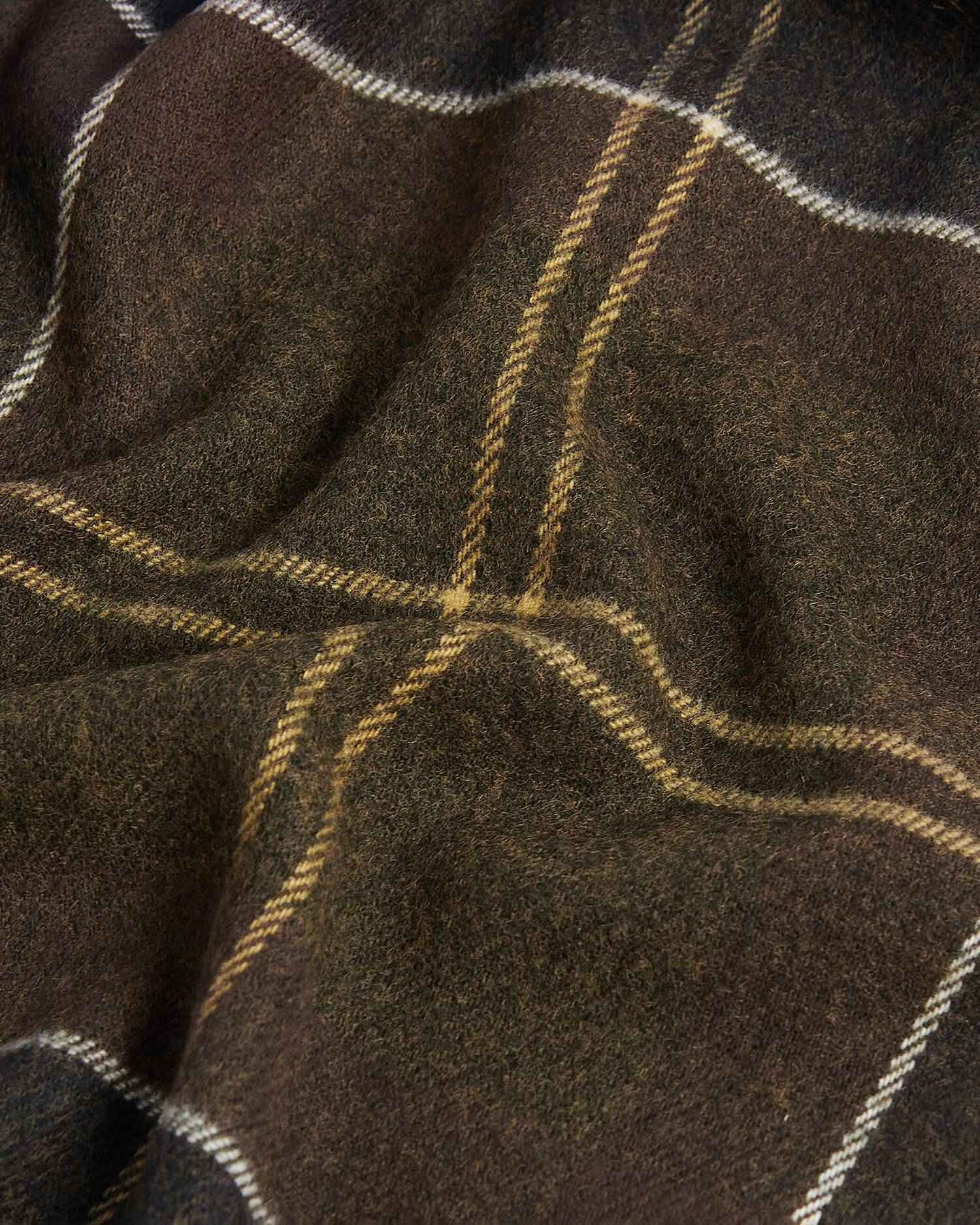 Barbour Galingale Tartan Scarf Aw25 Scarf (Classic) - Image 2
