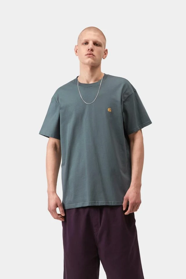 Carhartt WIP S/S Chase T-Shirt 100% Cotton Combed Single Jersey, 235 g/m² (Cozy Blue / Gold) - Image 3