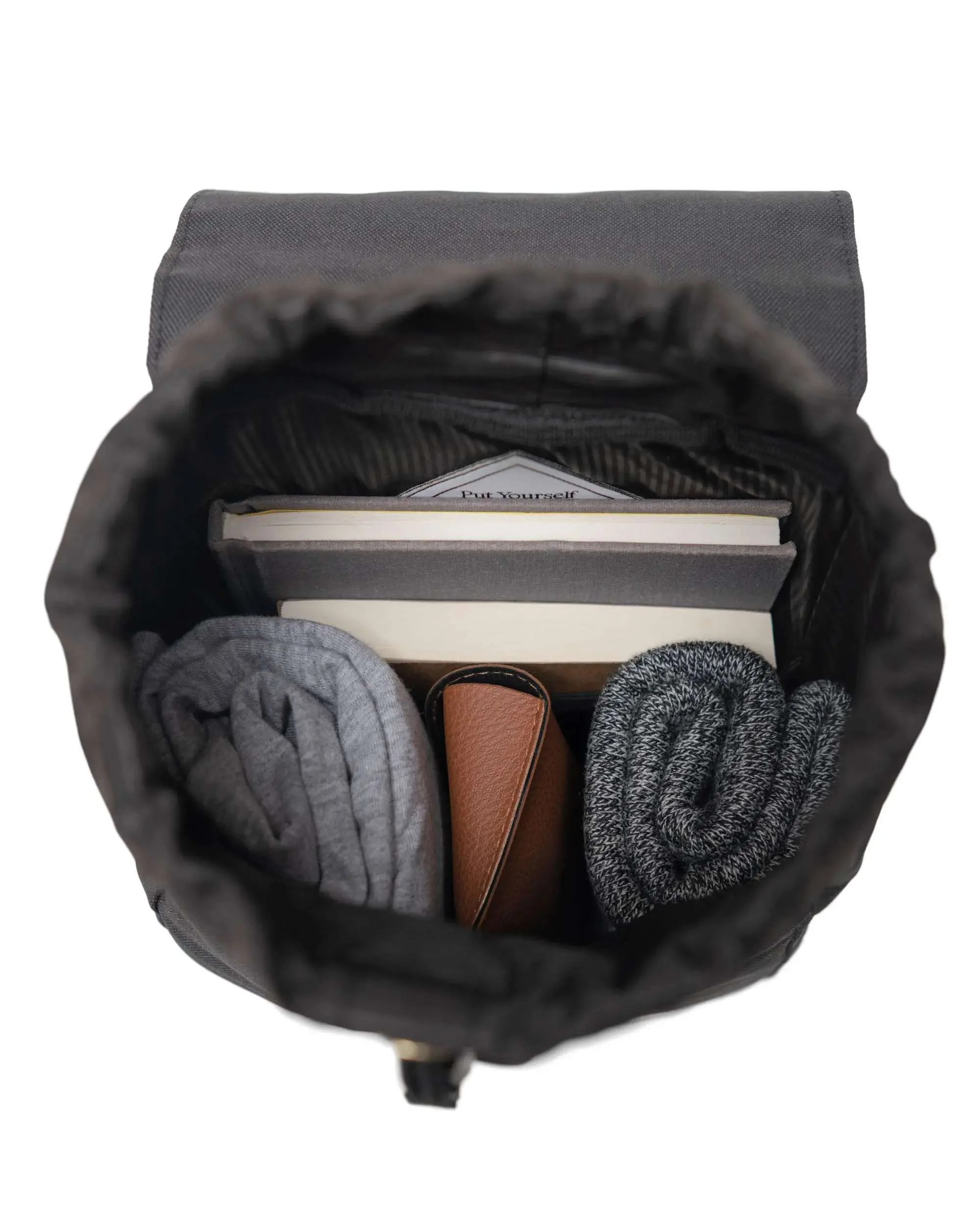 Herschel Retreat Sling Bag (Black) - Image 3