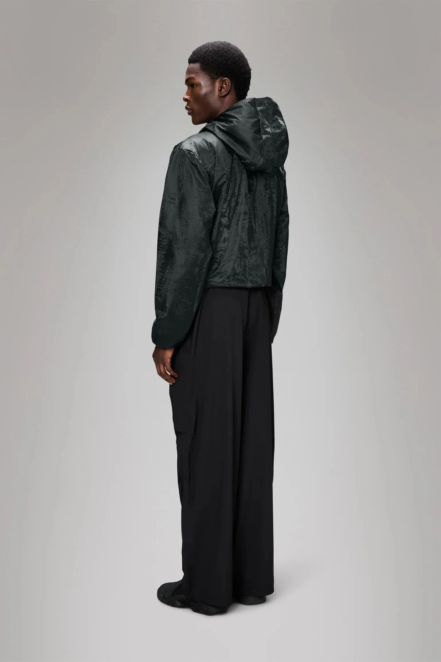 Rains Lohja Short Insulated Jkt (Coal) - Image 3